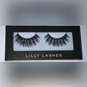 Lilly Lashes Dramatic Black Eyelashes